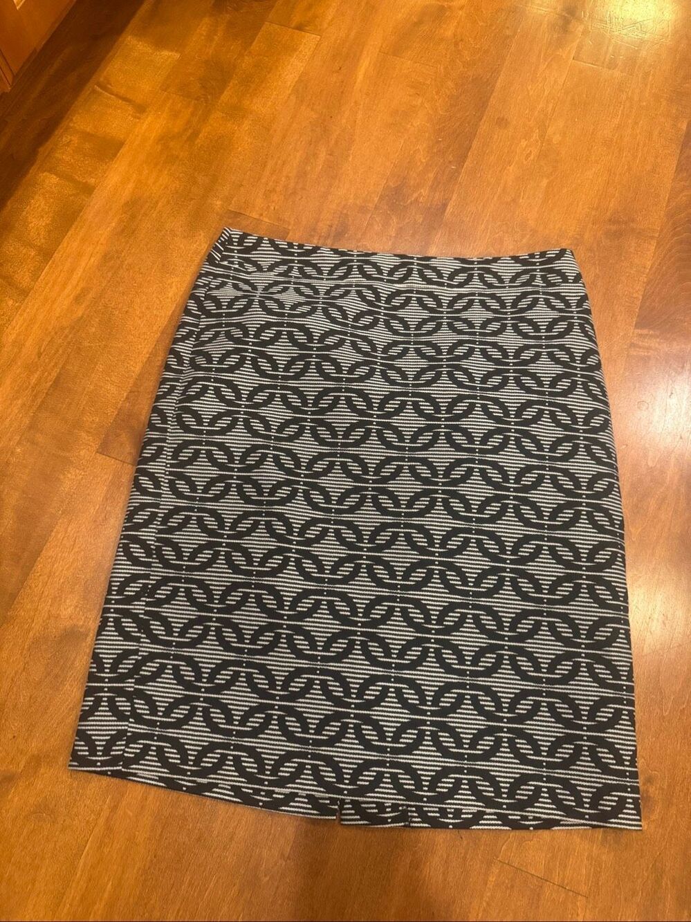 Ann Taylor Black White Geometric Jacquard Pencil Skirt Lined Women’s Size 10